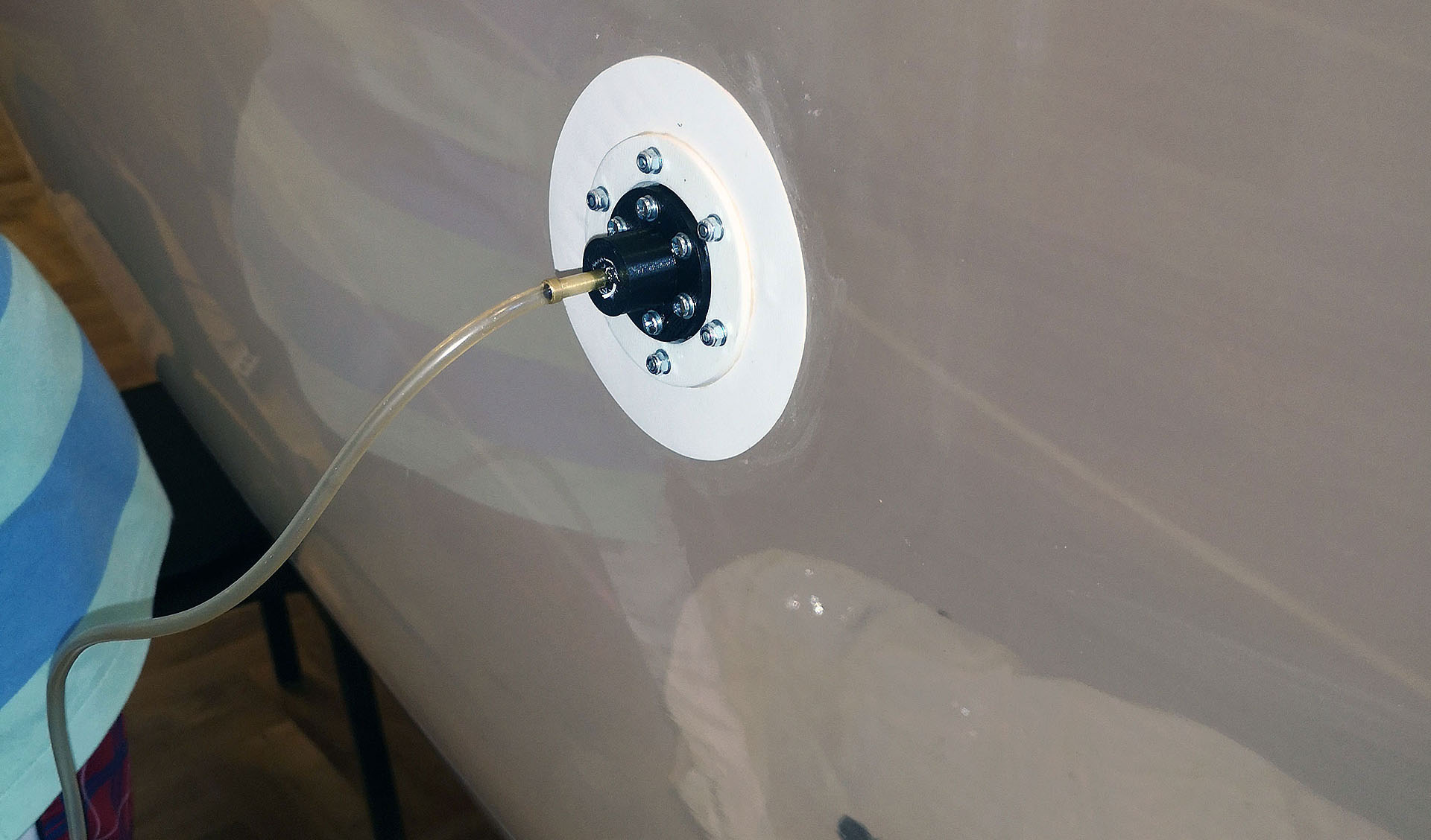 Ballonet pressure sensor tube